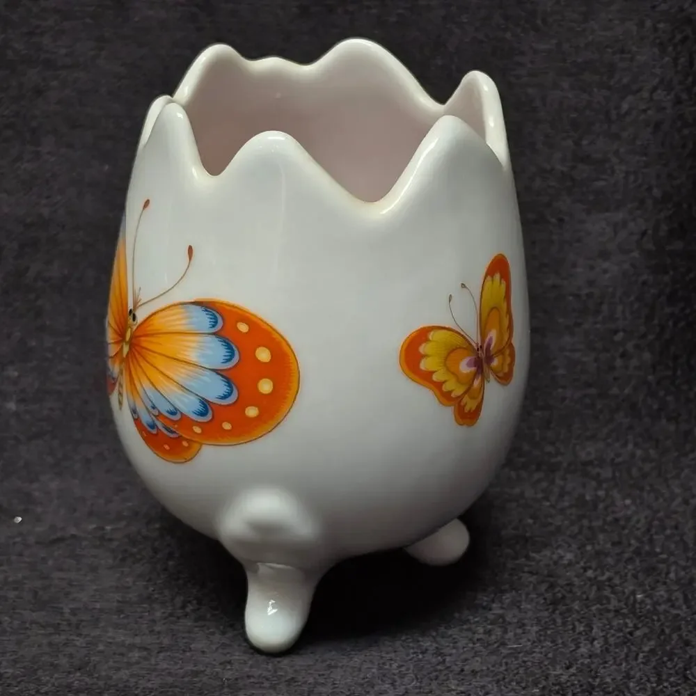 Butterfly Counterpoint Ceramic Cracked Egg Design Candle